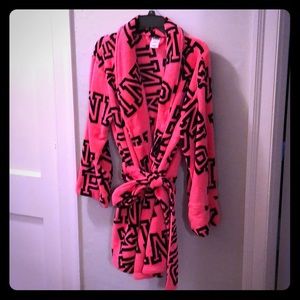 Plush women’s robe - pink/black